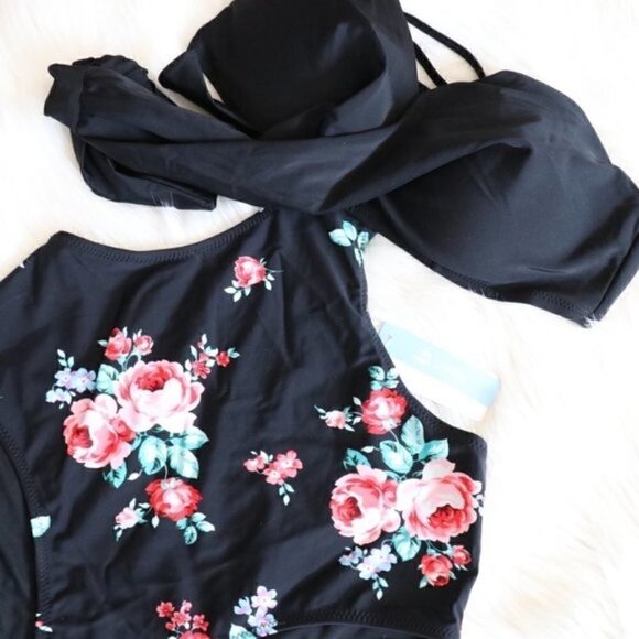 NEW Black Floral One Piece Swimsuit Size Medium - Picture 4 of 10